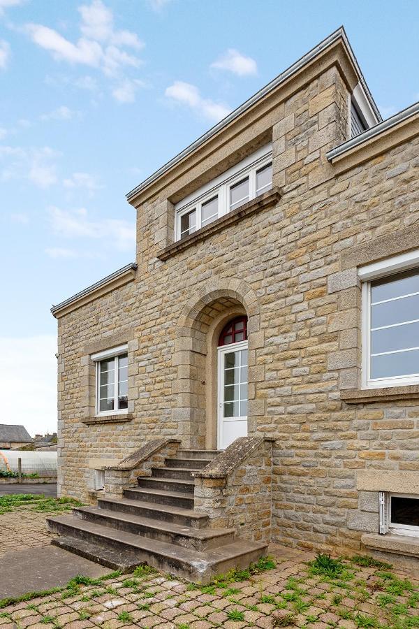 Loft British Au Pied Du Mont ! Apartman Pontorson Kültér fotó