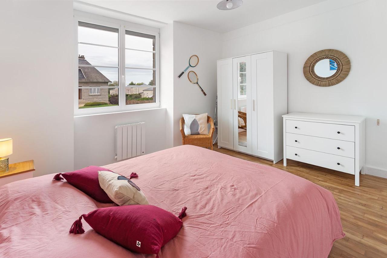 Loft British Au Pied Du Mont ! Apartman Pontorson Kültér fotó
