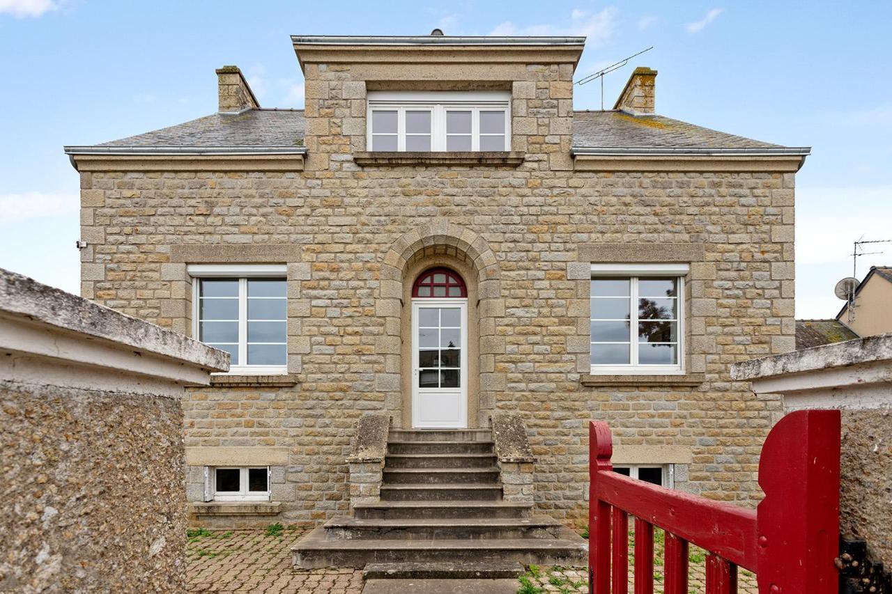 Loft British Au Pied Du Mont ! Apartman Pontorson Kültér fotó